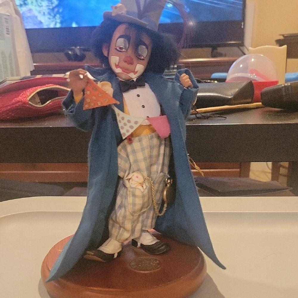 Hallmark Blue and Tan Sculpture Art